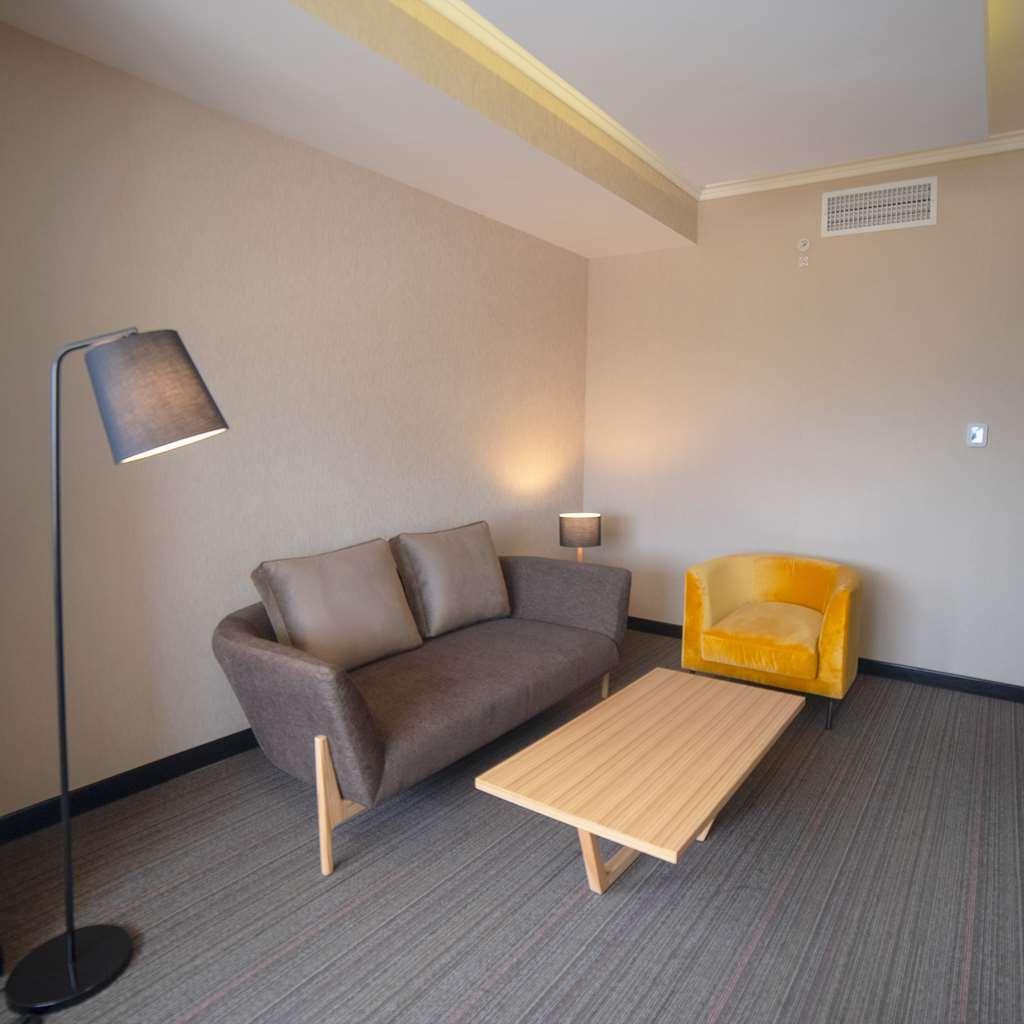 Doubletree By Hilton Trujillo Hotell Encalada Rum bild