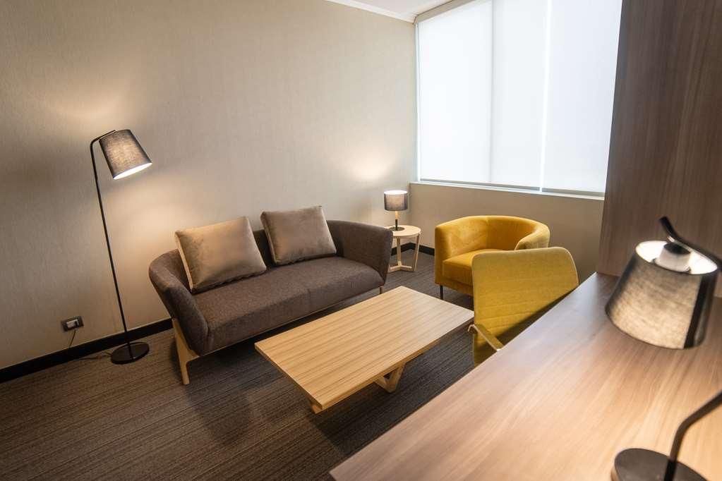 Doubletree By Hilton Trujillo Hotell Encalada Rum bild