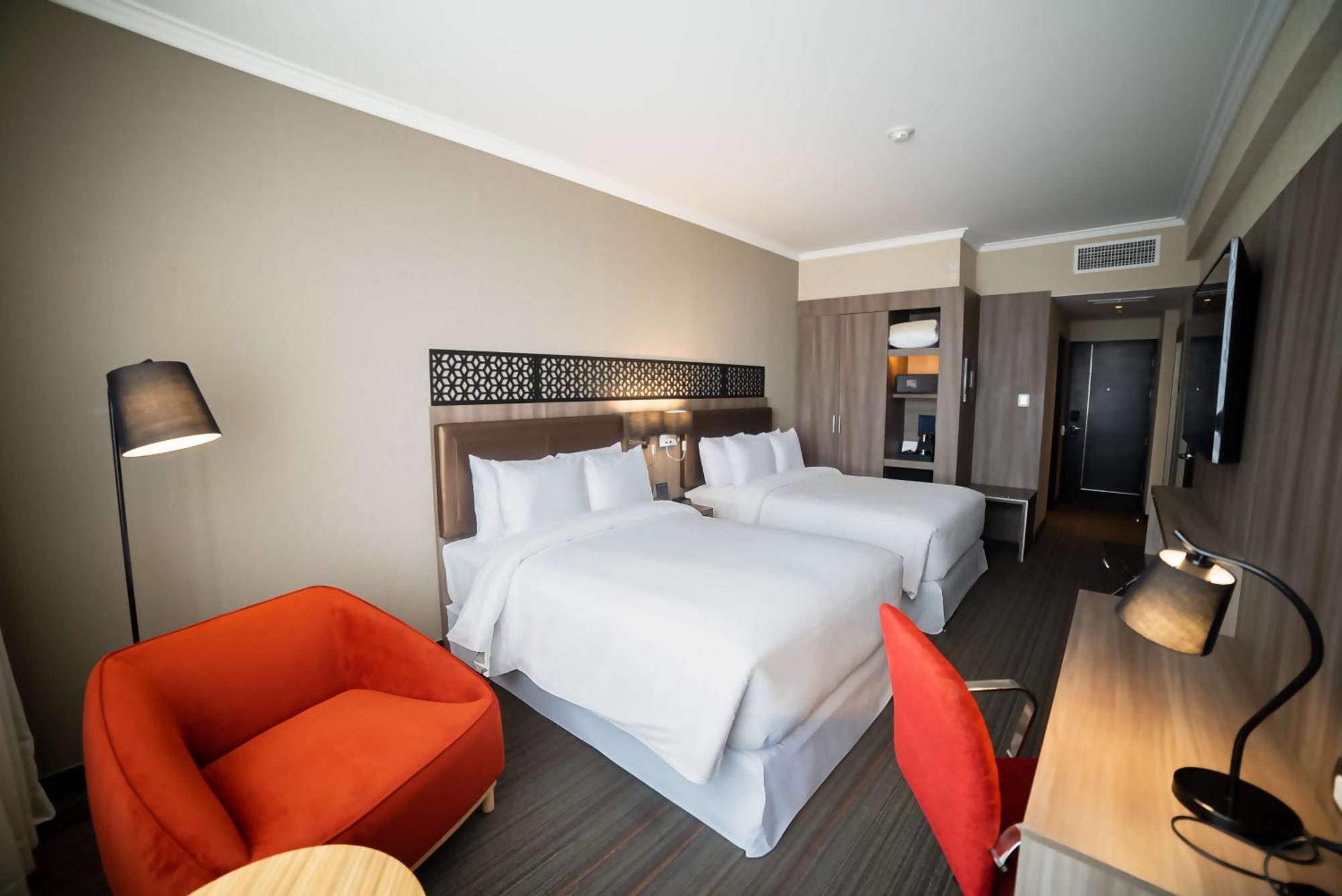 Doubletree By Hilton Trujillo Hotell Encalada Exteriör bild