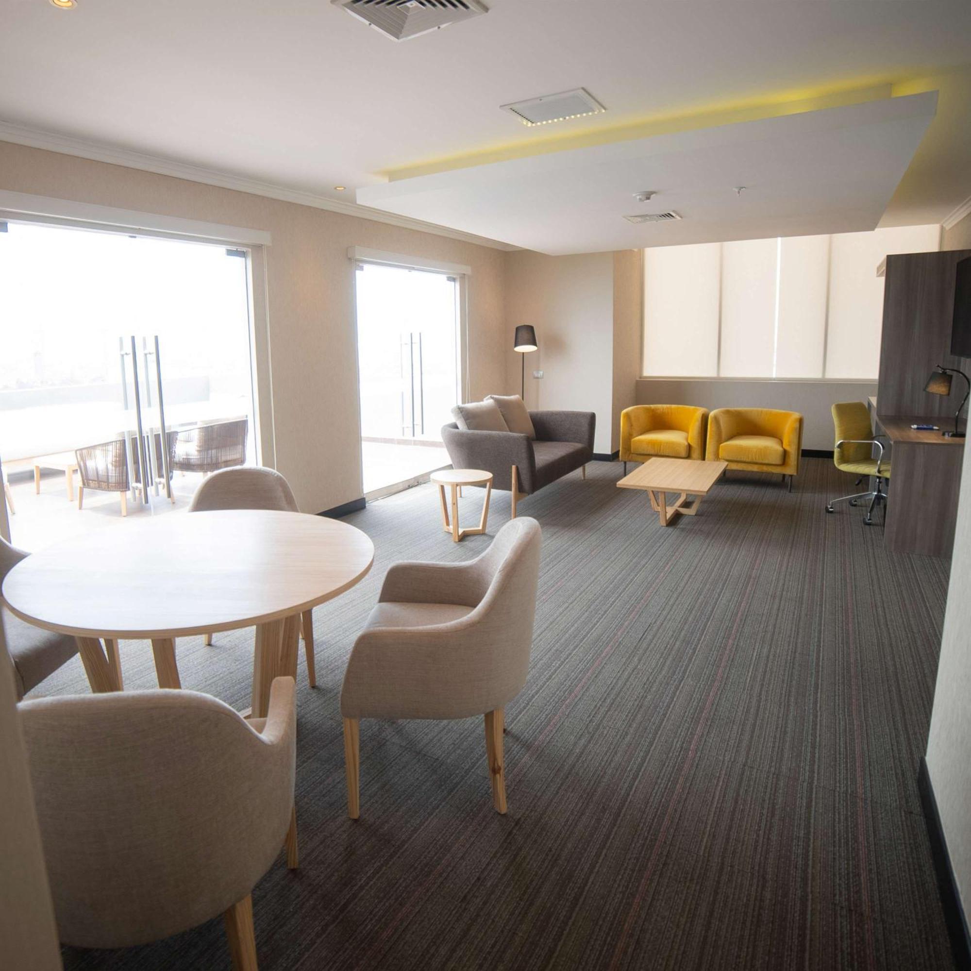 Doubletree By Hilton Trujillo Hotell Encalada Exteriör bild