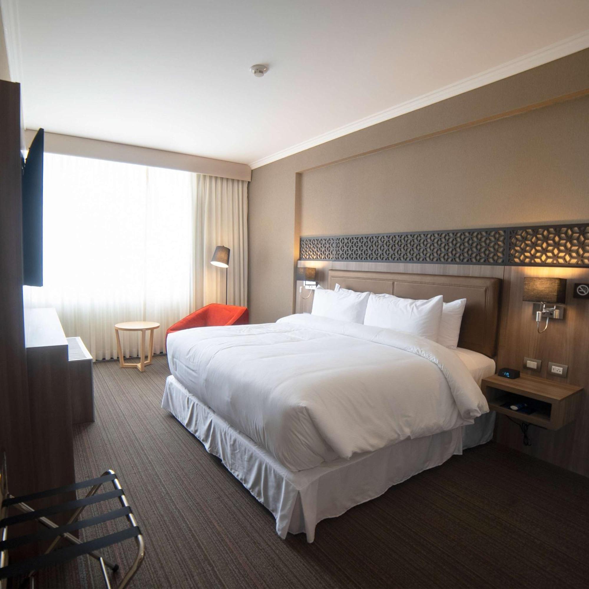 Doubletree By Hilton Trujillo Hotell Encalada Exteriör bild