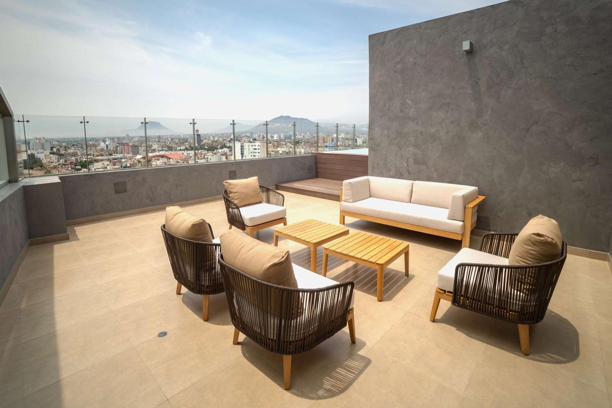 Doubletree By Hilton Trujillo Hotell Encalada Exteriör bild