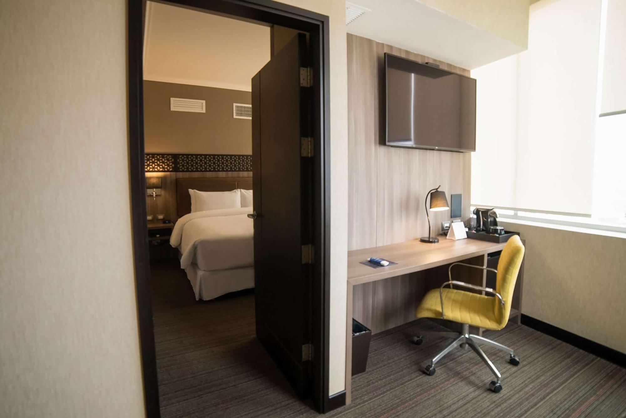 Doubletree By Hilton Trujillo Hotell Encalada Exteriör bild