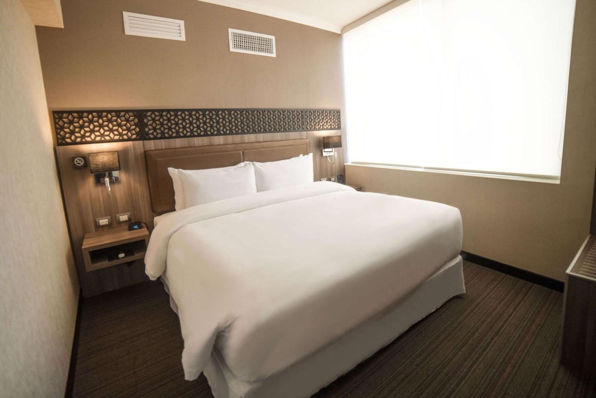 Doubletree By Hilton Trujillo Hotell Encalada Exteriör bild