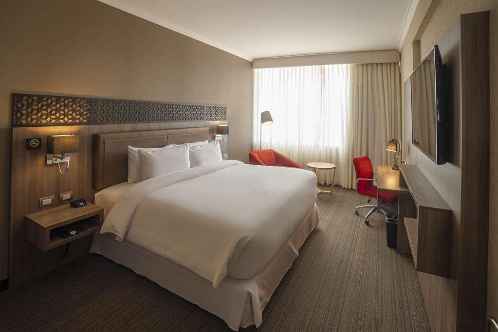Doubletree By Hilton Trujillo Hotell Encalada Rum bild